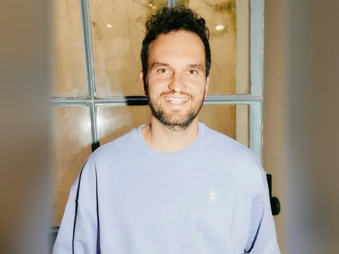 Portrait of Tobias, Breathwork Coach